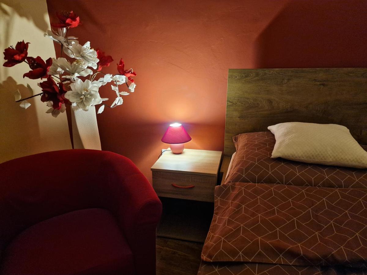 Matyas Apartman Tata Luaran gambar