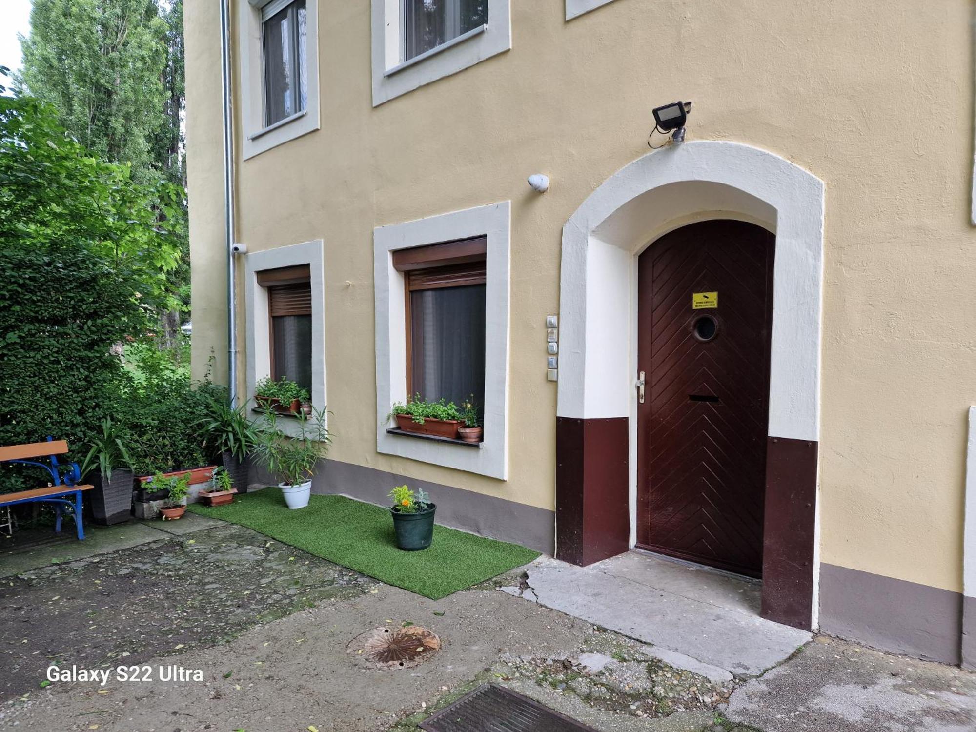 Matyas Apartman Tata Luaran gambar